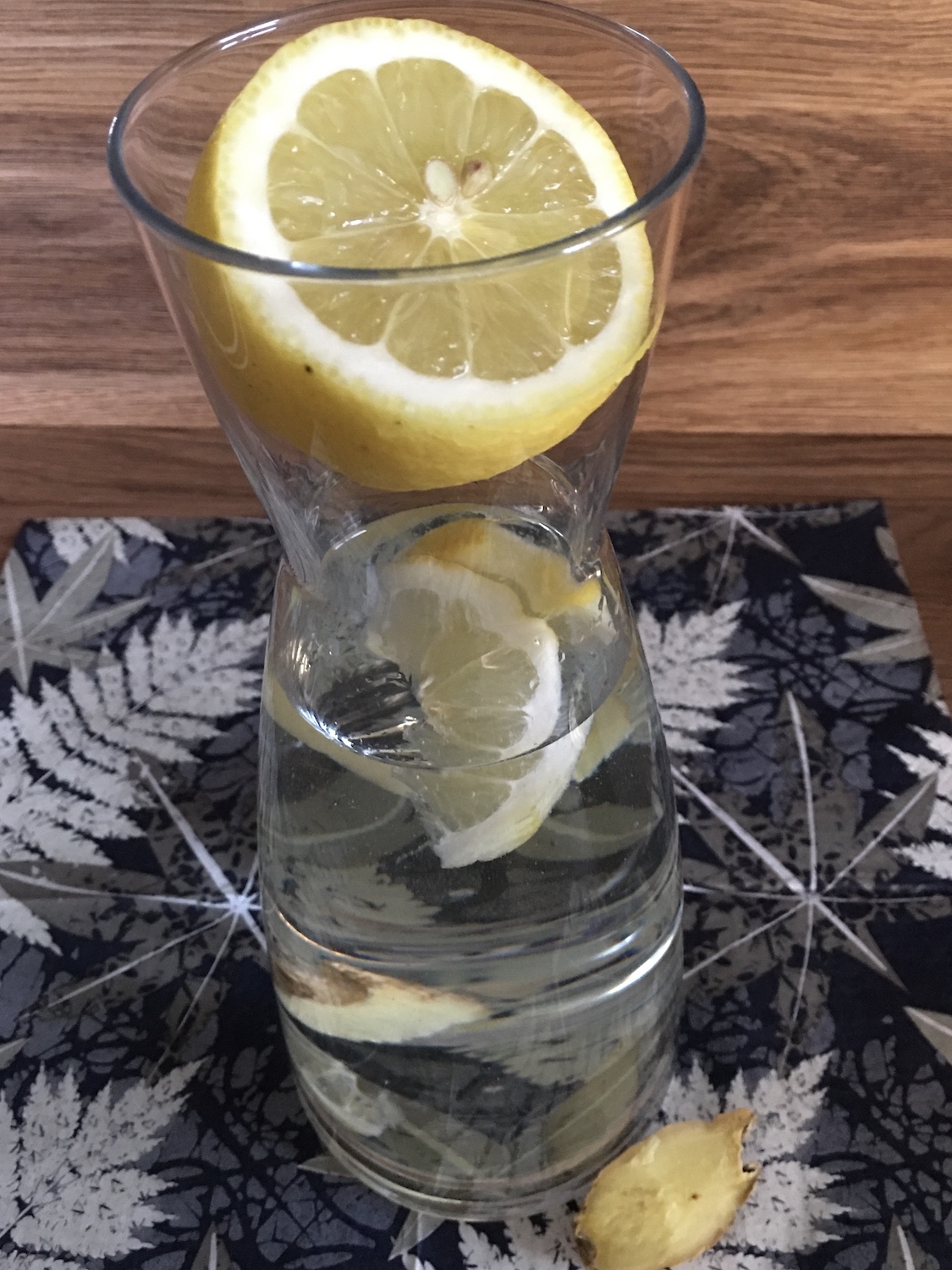 Zitronen-Ingwer-Wasser